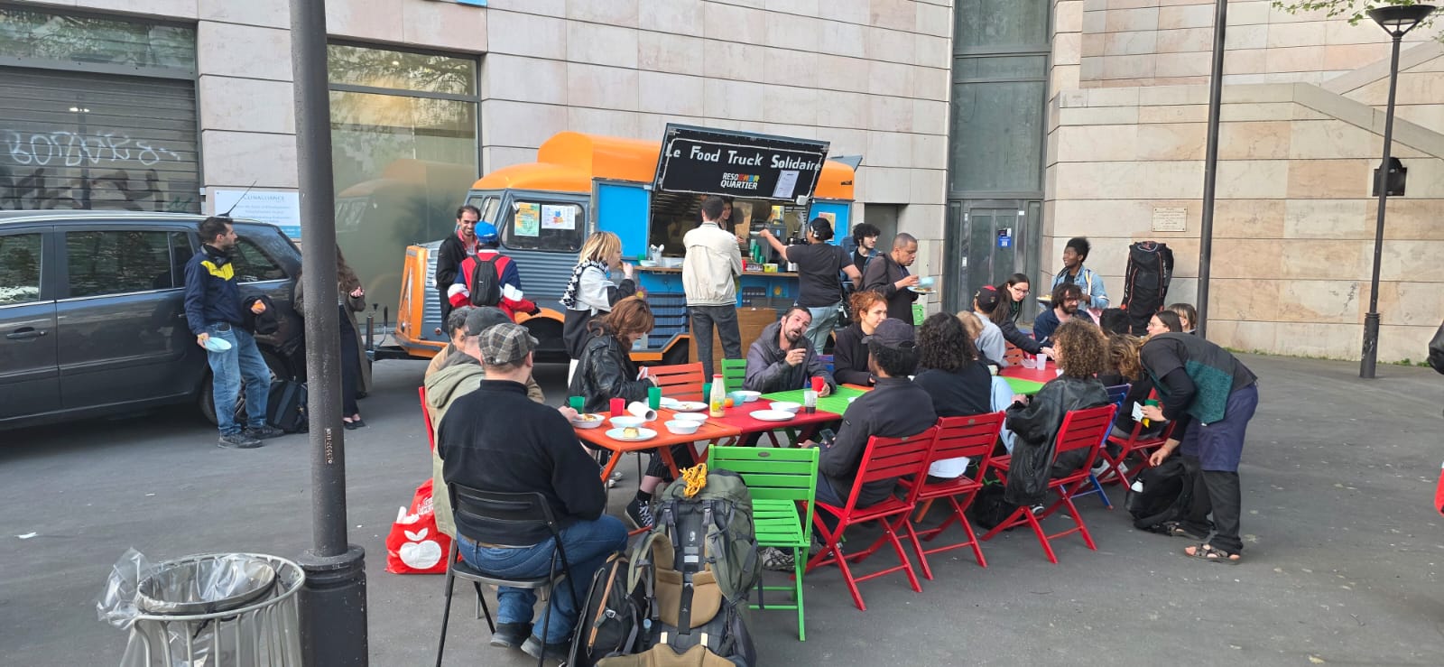 Image média: RESTAURATION : A partir de l'expérience des repas du Foodtruck solidaire, imaginer le fonctionnement du restaurant populaire