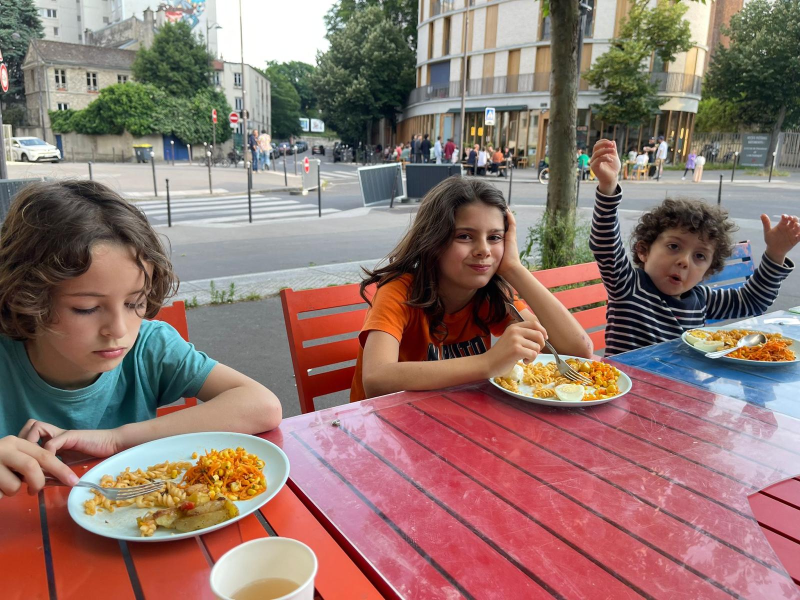 Mediakuva: ACCUEIL DES ENFANTS : Construire le &quot;projet pédagogique&quot; de la MRC. Comment accueille-t-on les enfants et pour quoi faire ?